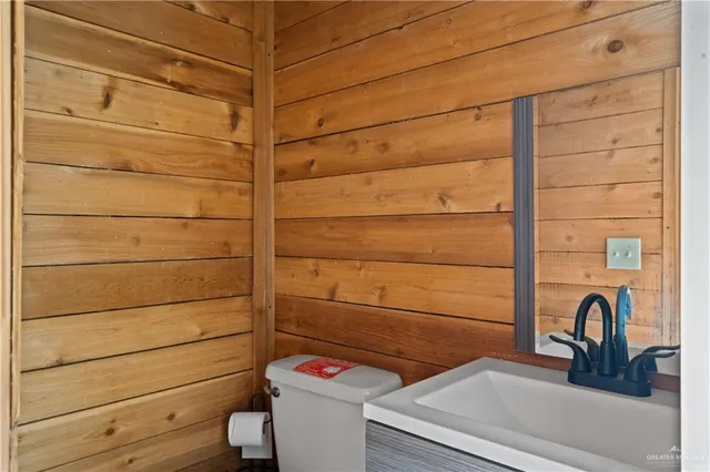 a bathroom with a sink and a toilet