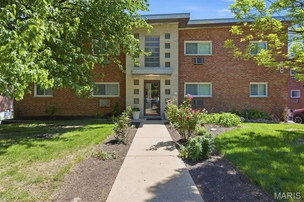 $3,300,000 | 2000-2004 Bellevue Avenue, St. Louis, MO 63143
