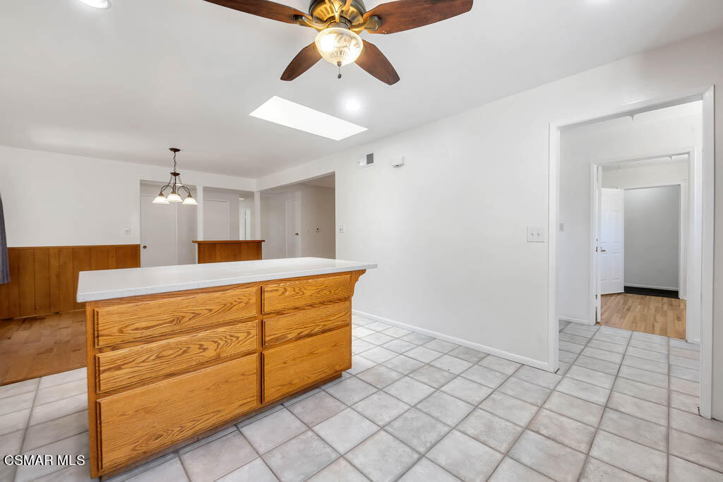 2039 Madrone Street Simi Valley, CA 93065 - Photo 8 of 35 a view of a bathroom