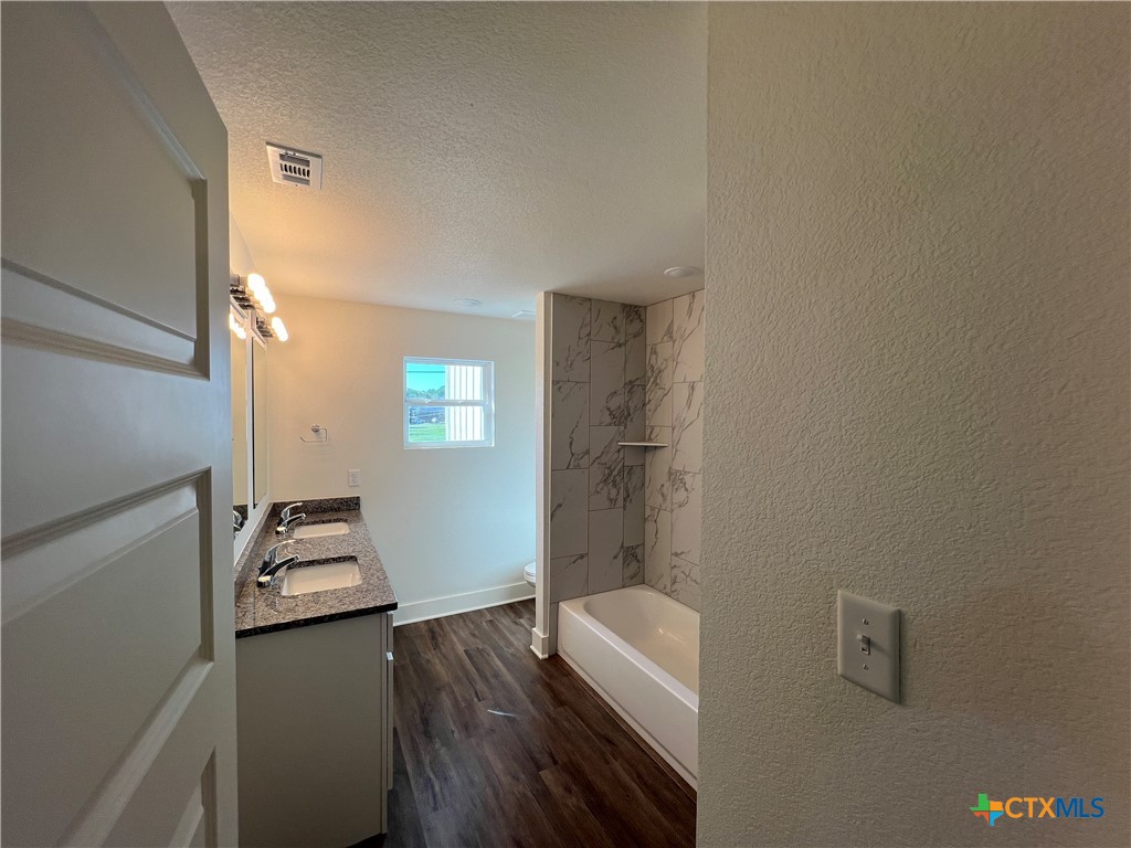 1814 Royal Loop Belton, TX 76513 - Photo 9 of 15 a room with furniture and a window