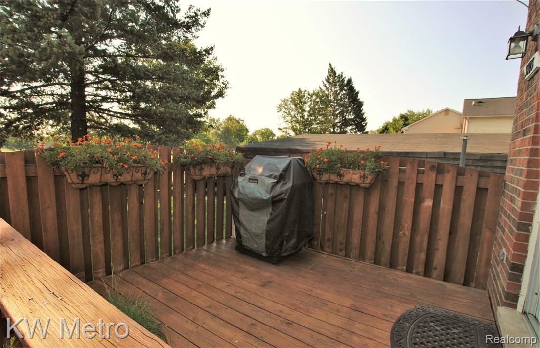 3503 Crooks Road Royal Oak, MI 48073 - Photo 34 of 40 39.JPG