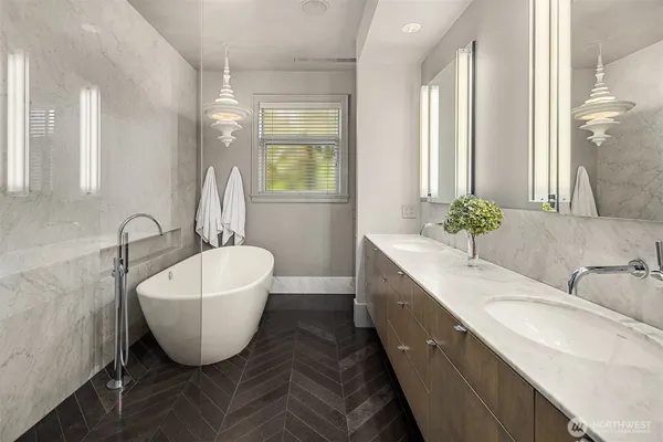 $3,100,000 | 721 Harvard Avenue East, Seattle, WA 98102