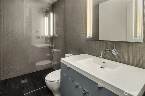 $3,100,000 | 721 Harvard Avenue East, Seattle, WA 98102