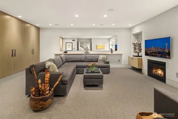 $3,100,000 | 721 Harvard Avenue East, Seattle, WA 98102