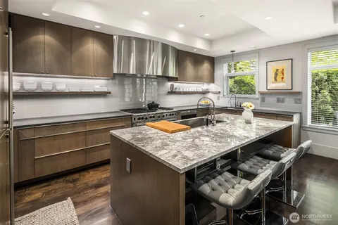 $3,100,000 | 721 Harvard Avenue East, Seattle, WA 98102