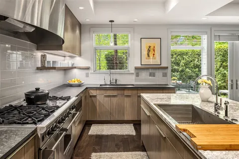 $3,100,000 | 721 Harvard Avenue East, Seattle, WA 98102