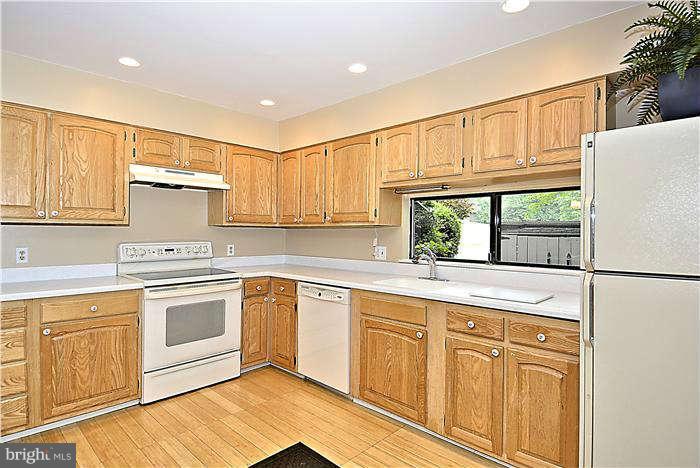 11711 Indian Ridge Road Reston, VA 20191 - Photo 8 of 30 Recessed Lighting and Bamboo Flooring