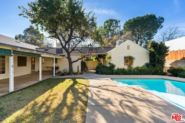 $8,500 | 17117 Weddington Street, Encino, CA 91316