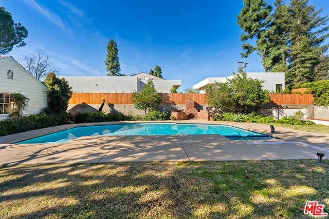 $8,500 | 17117 Weddington Street, Encino, CA 91316