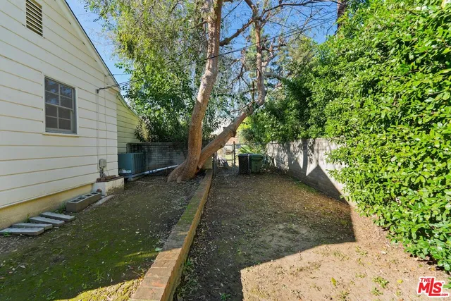 $8,500 | 17117 Weddington Street, Encino, CA 91316