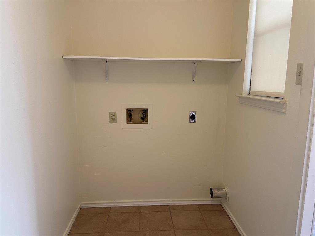 12800 Old San Antonio Road, Unit A Manchaca, TX 78652 - Photo 32 of 38 a view of a room