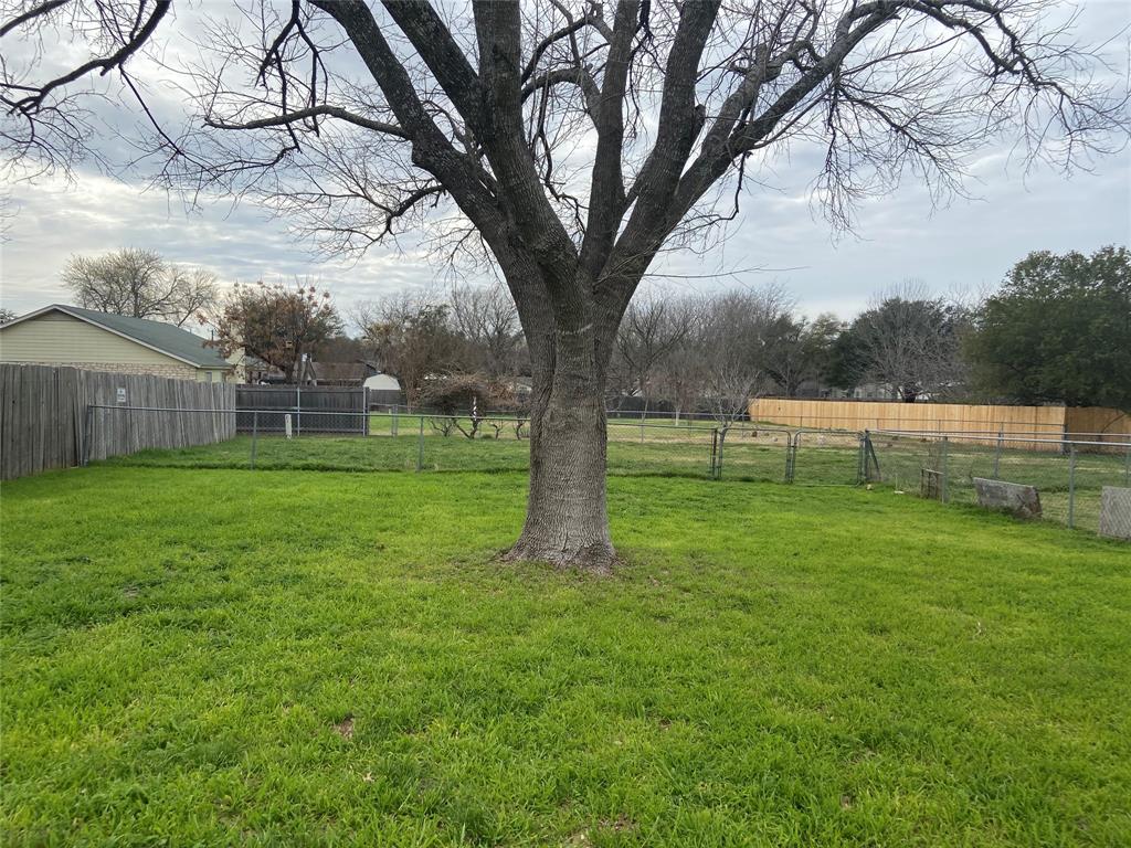 12800 Old San Antonio Road, Unit A Manchaca, TX 78652 - Photo 35 of 39 a view of garden with trees