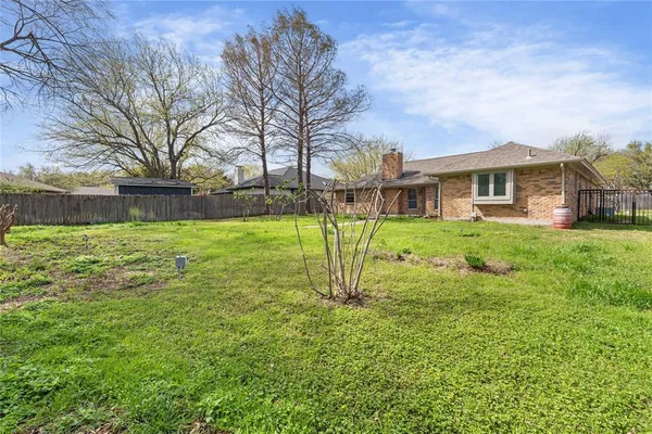 $2,800 | 1106 Almond Drive, Mansfield, TX 76063