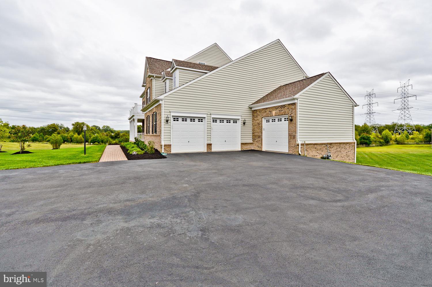 13105 Contee Manor Road Bowie, MD 20721 - Photo 4 of 72 Gallery Image 4