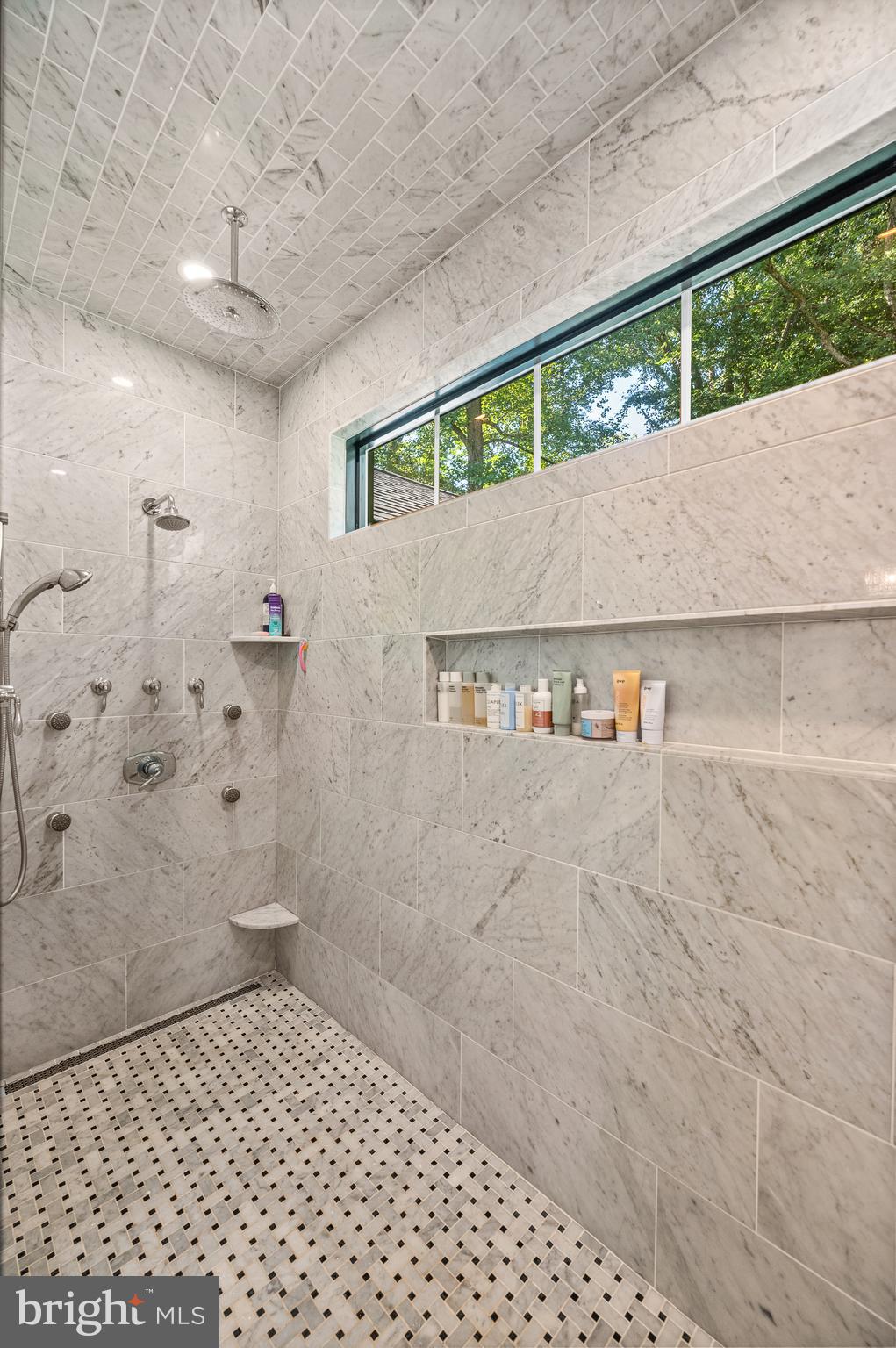 526 Montgomery Lane Wayne, PA 19087 - Photo 31 of 46 Primary shower