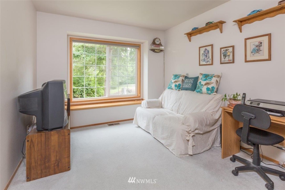 47 Robbins Road Nordland, WA 98358 - Photo 15 of 21 Gallery Image 15