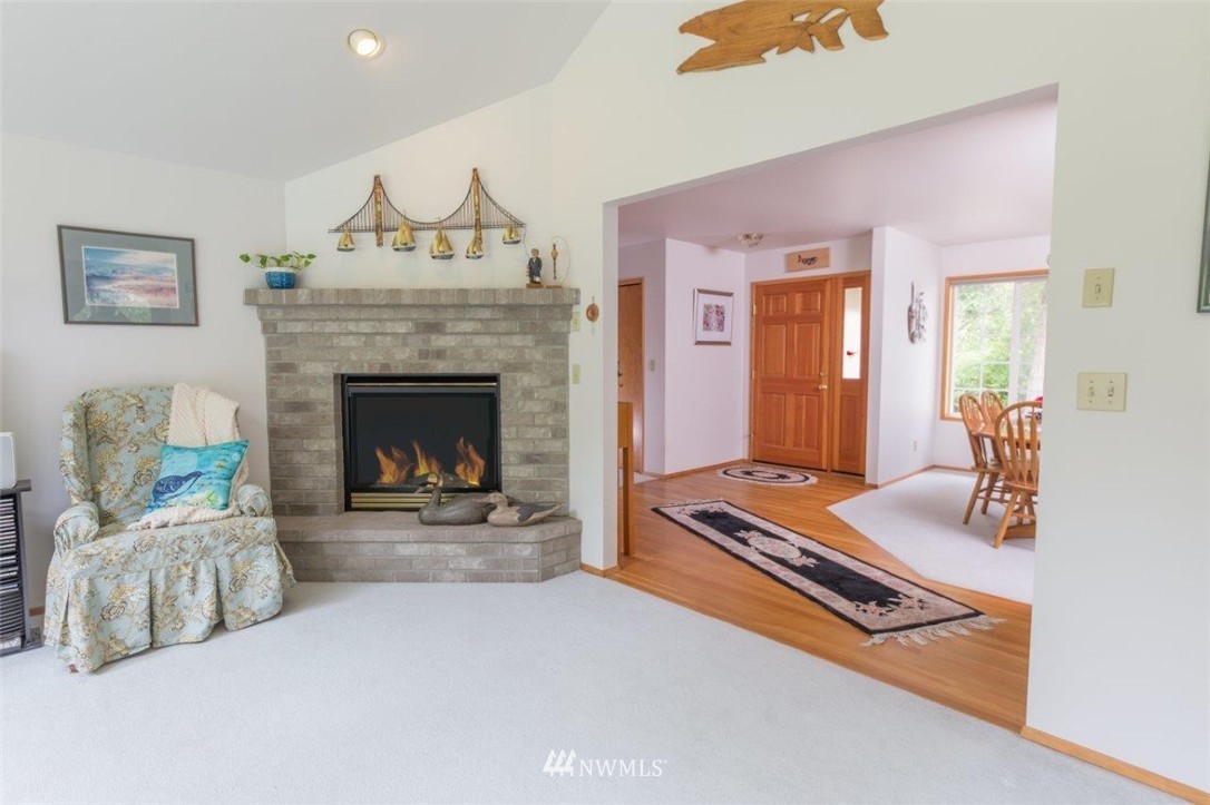47 Robbins Road Nordland, WA 98358 - Photo 3 of 21 Gallery Image 3