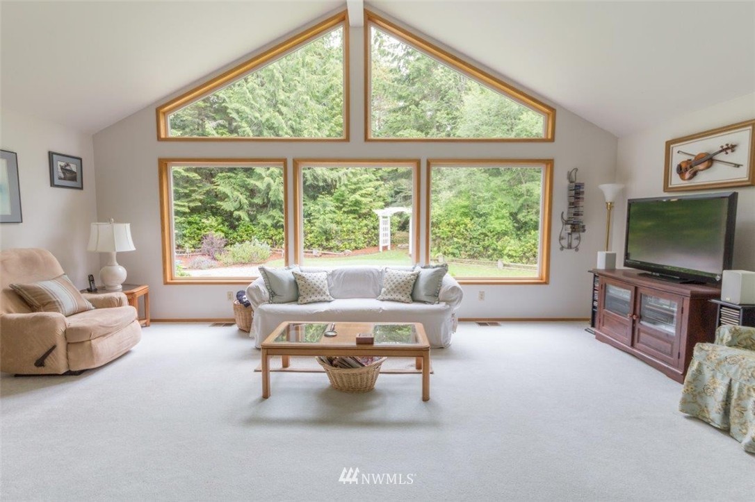 47 Robbins Road Nordland, WA 98358 - Photo 5 of 21 Gallery Image 5