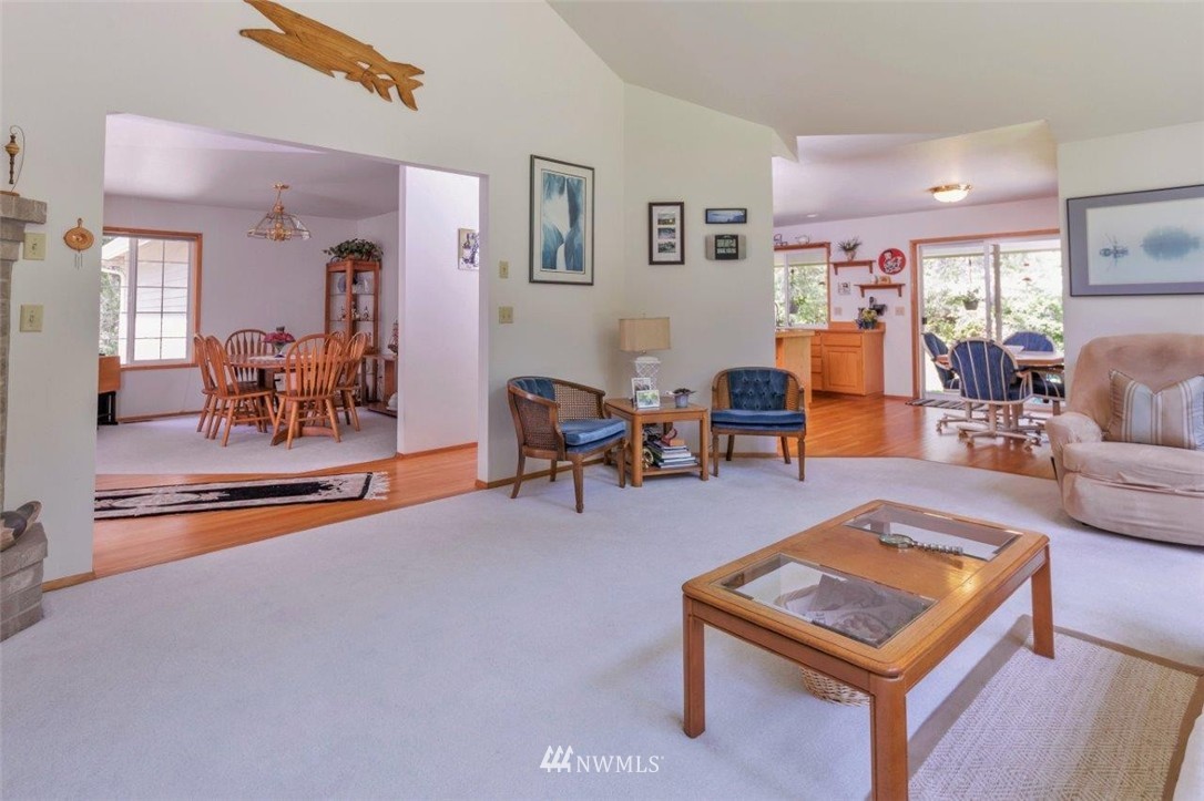 47 Robbins Road Nordland, WA 98358 - Photo 6 of 21 Gallery Image 6