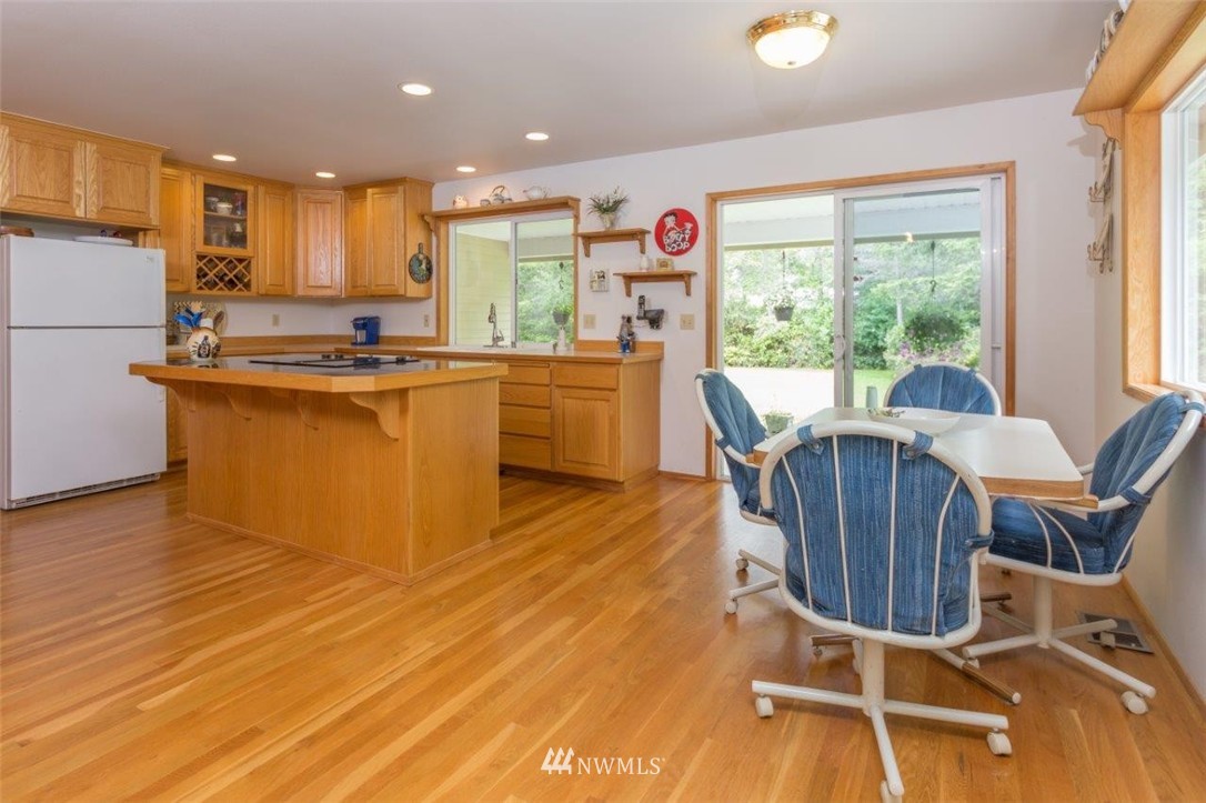 47 Robbins Road Nordland, WA 98358 - Photo 7 of 21 Gallery Image 7