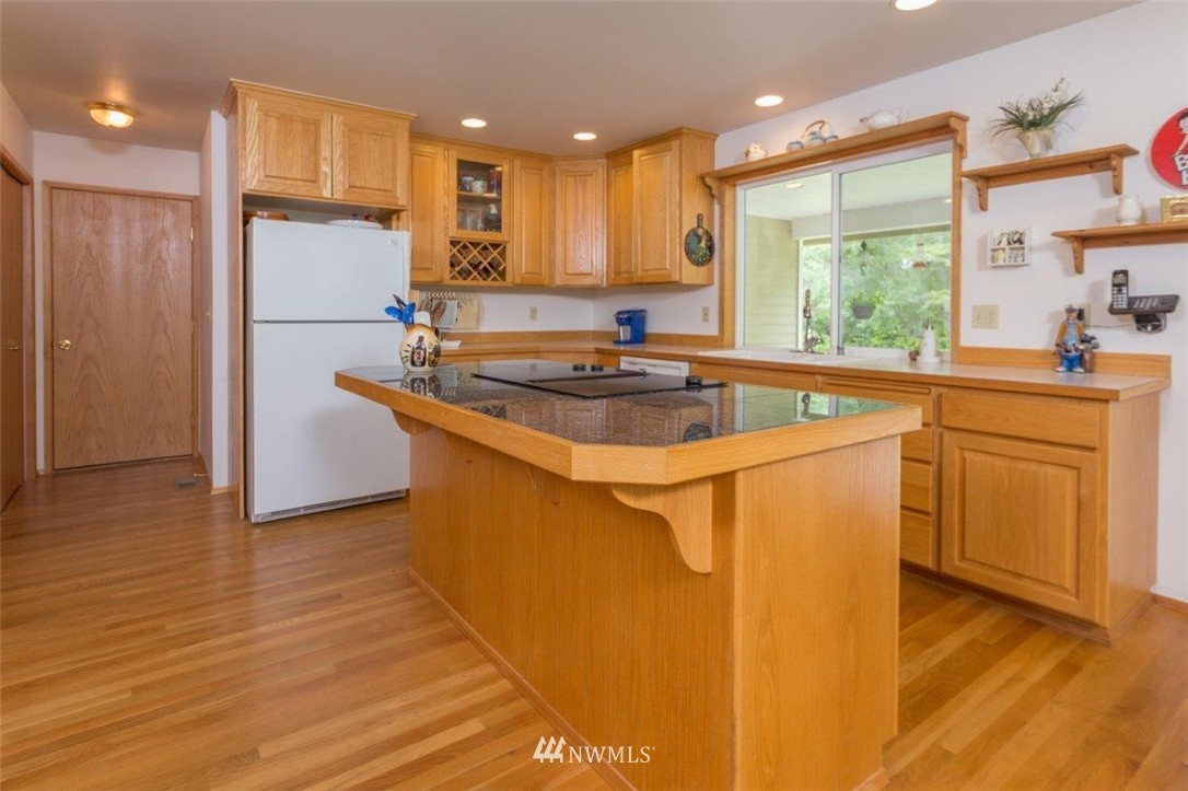 47 Robbins Road Nordland, WA 98358 - Photo 8 of 21 Gallery Image 8
