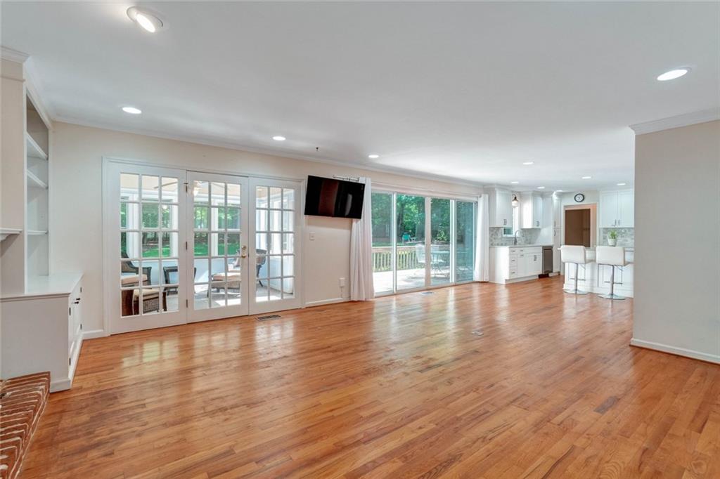 295 Oakmere Road Alpharetta, GA 30009 - Photo 3 of 30 Gallery Image 3