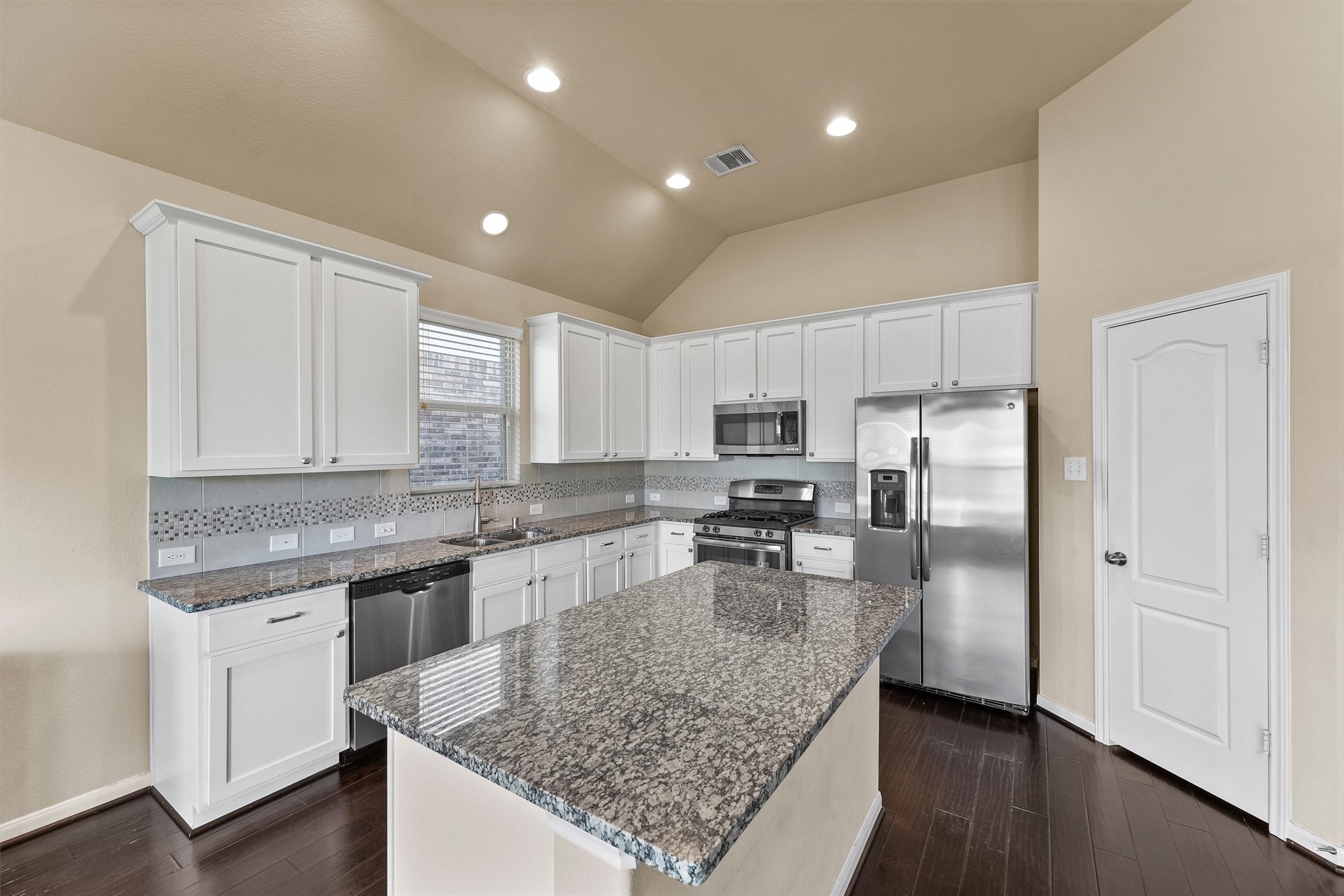 3841 Enchanted Timbers Lane Spring, TX 77386 - Photo 6 of 31