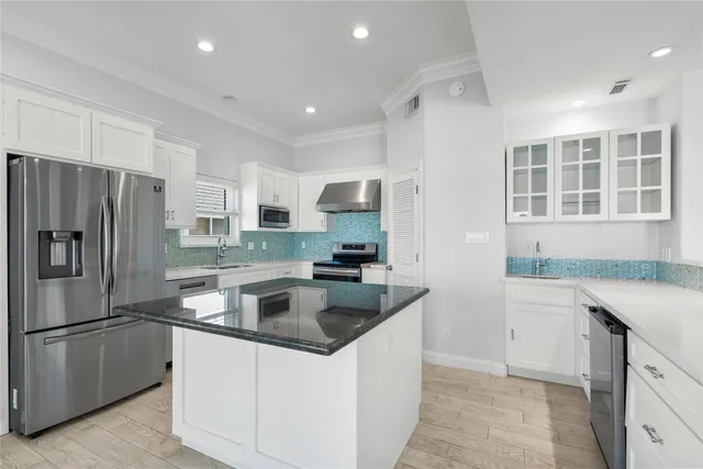 $4,800 | 138 Isles End Road, Galveston, TX 77554