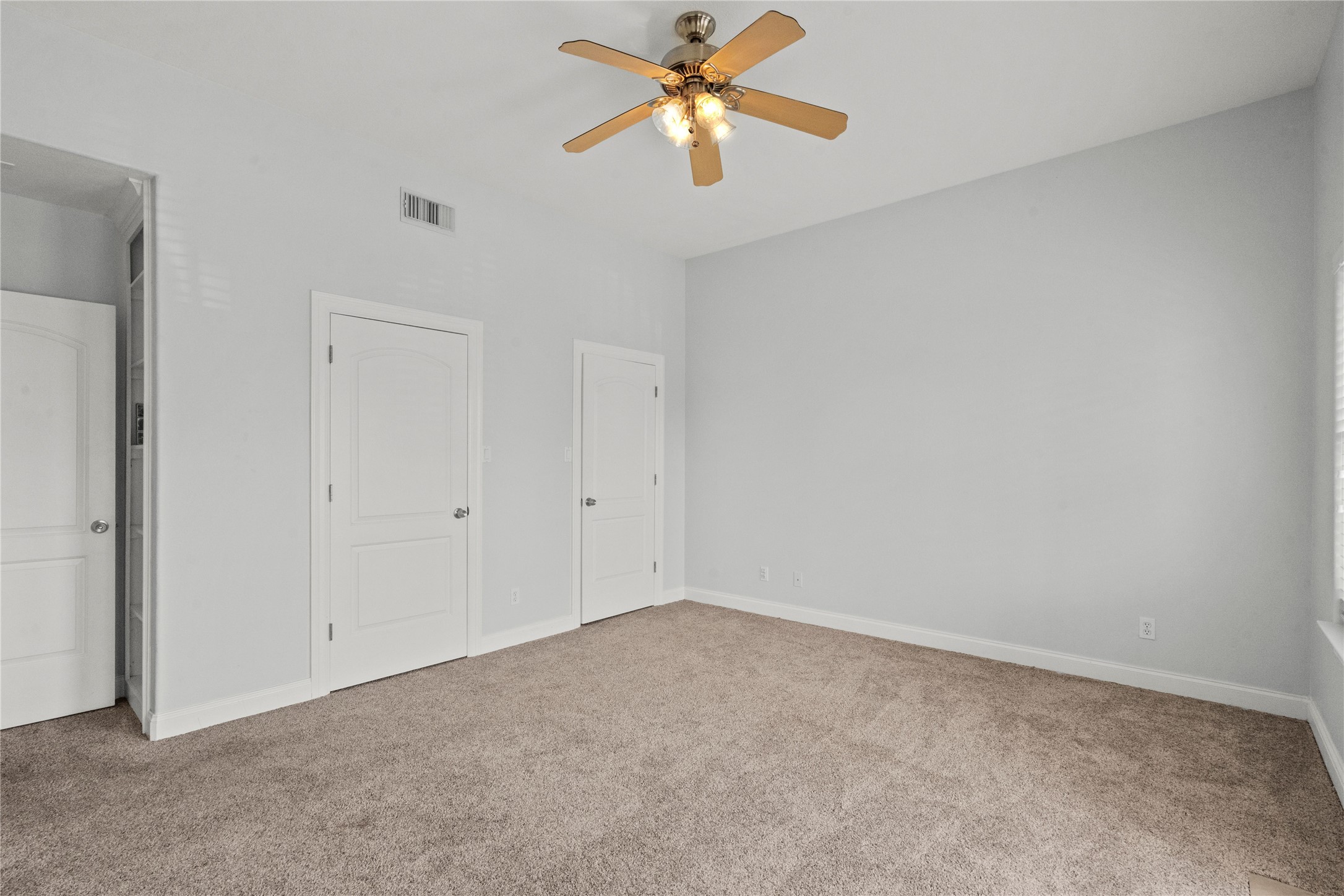 138 Isles End Road Galveston, TX 77554 - Photo 9 of 36 a view of an empty room