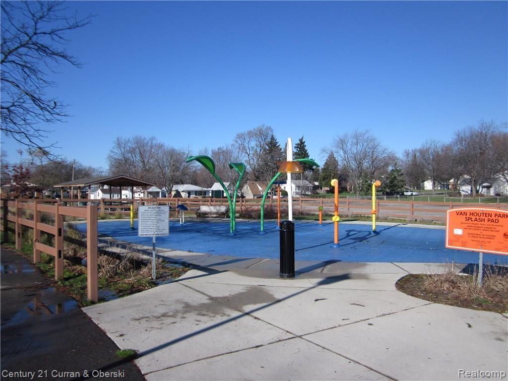 25040 Doxtator Street Dearborn, MI 48128 - Photo 22 of 27