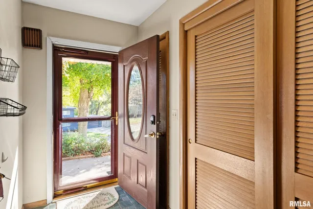 $187,500 | 2552 37th Avenue, Rock Island, IL 61201