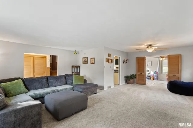 $187,500 | 2552 37th Avenue, Rock Island, IL 61201