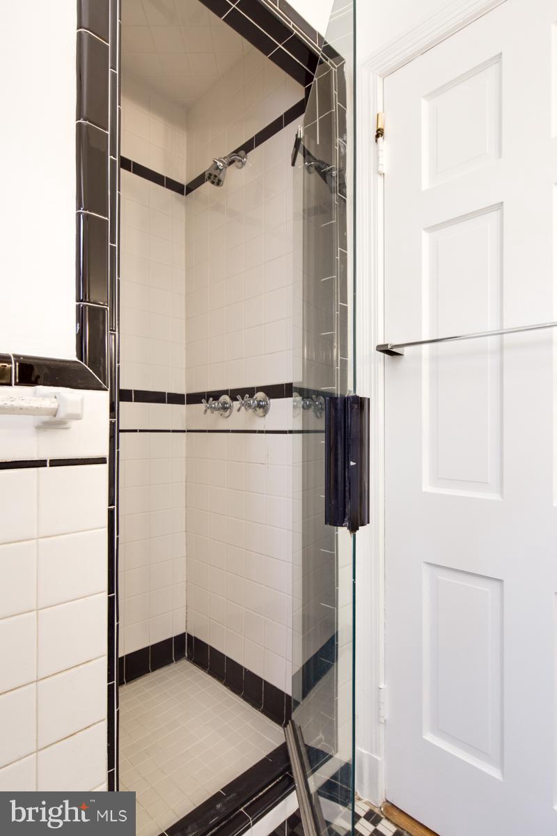 4326 36th Street Northwest Washington, DC 20008 - Photo 20 of 30 Bath (Master)
