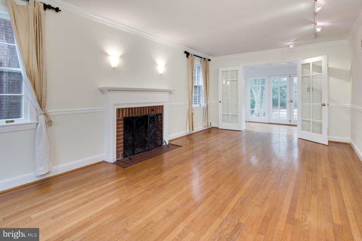 4326 36th Street Northwest Washington, DC 20008 - Photo 3 of 30 Living Room