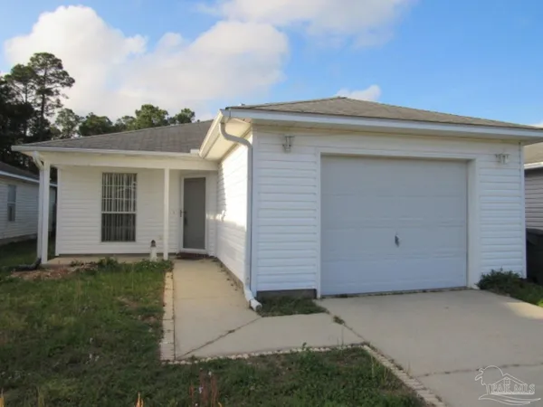 $1,495 | 2018 Marquesas Lane, Pensacola, FL 32506