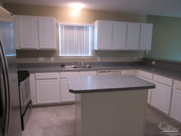 $1,495 | 2018 Marquesas Lane, Pensacola, FL 32506
