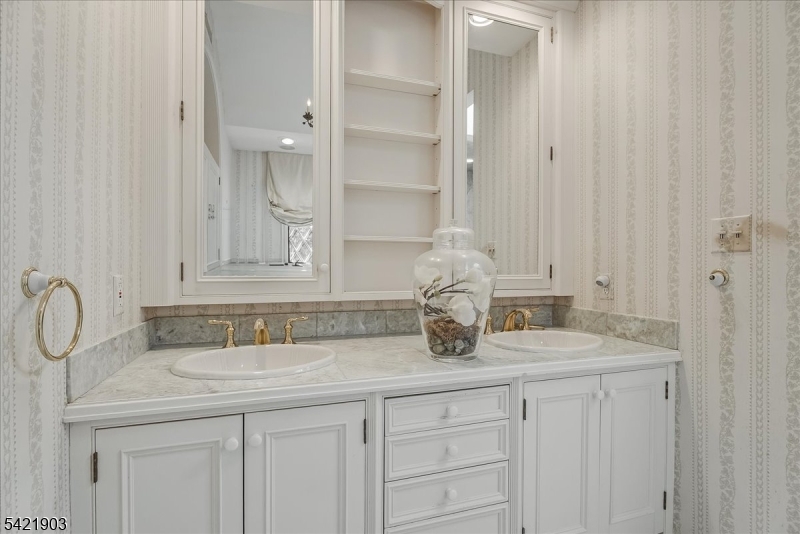 44 W Road Short Hills, NJ 07078 - Photo 13 of 19