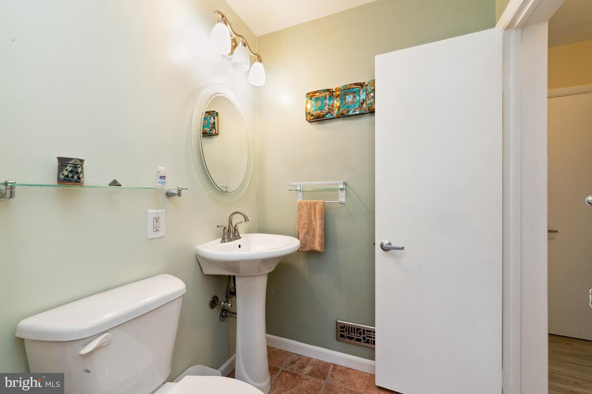 2 Center Road, Unit 2C4 Towson, MD 21286 - Photo 15 of 20 Bathroom