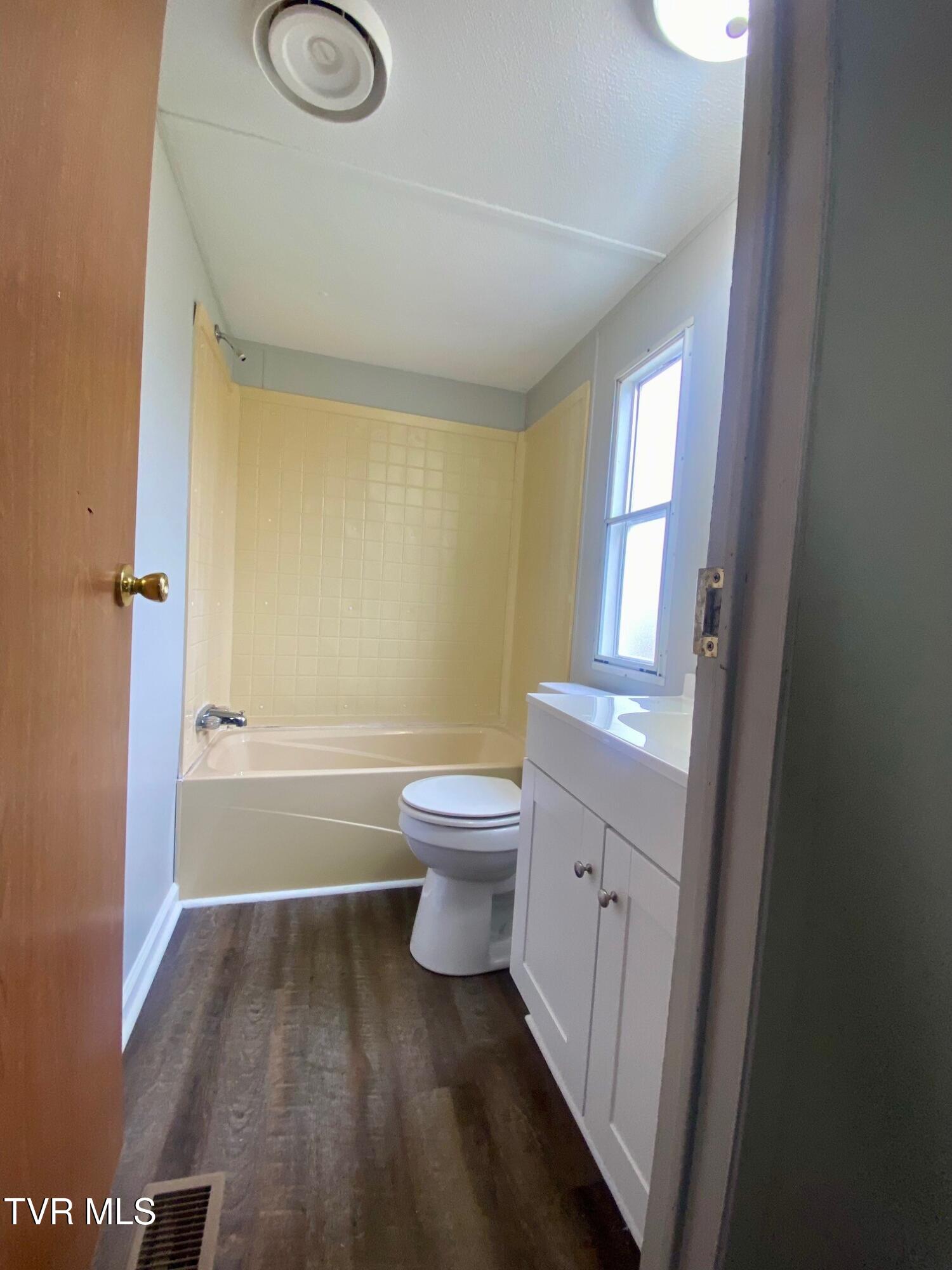 175 Williamson Road Chuckey, TN 37641 - Photo 7 of 16 Roberts 175 4 IMG_0953