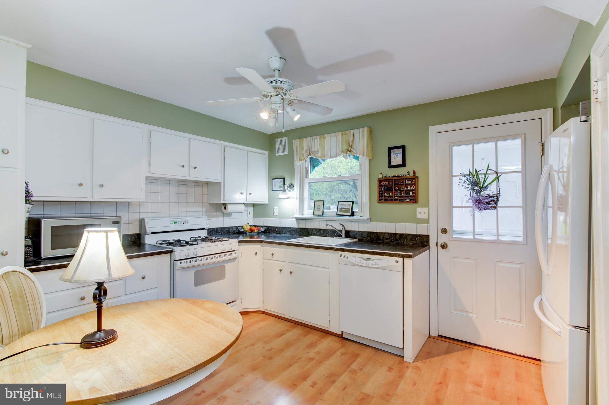 610 West Rolling Road Springfield, PA 19064 - Photo 20 of 34 A Happy home