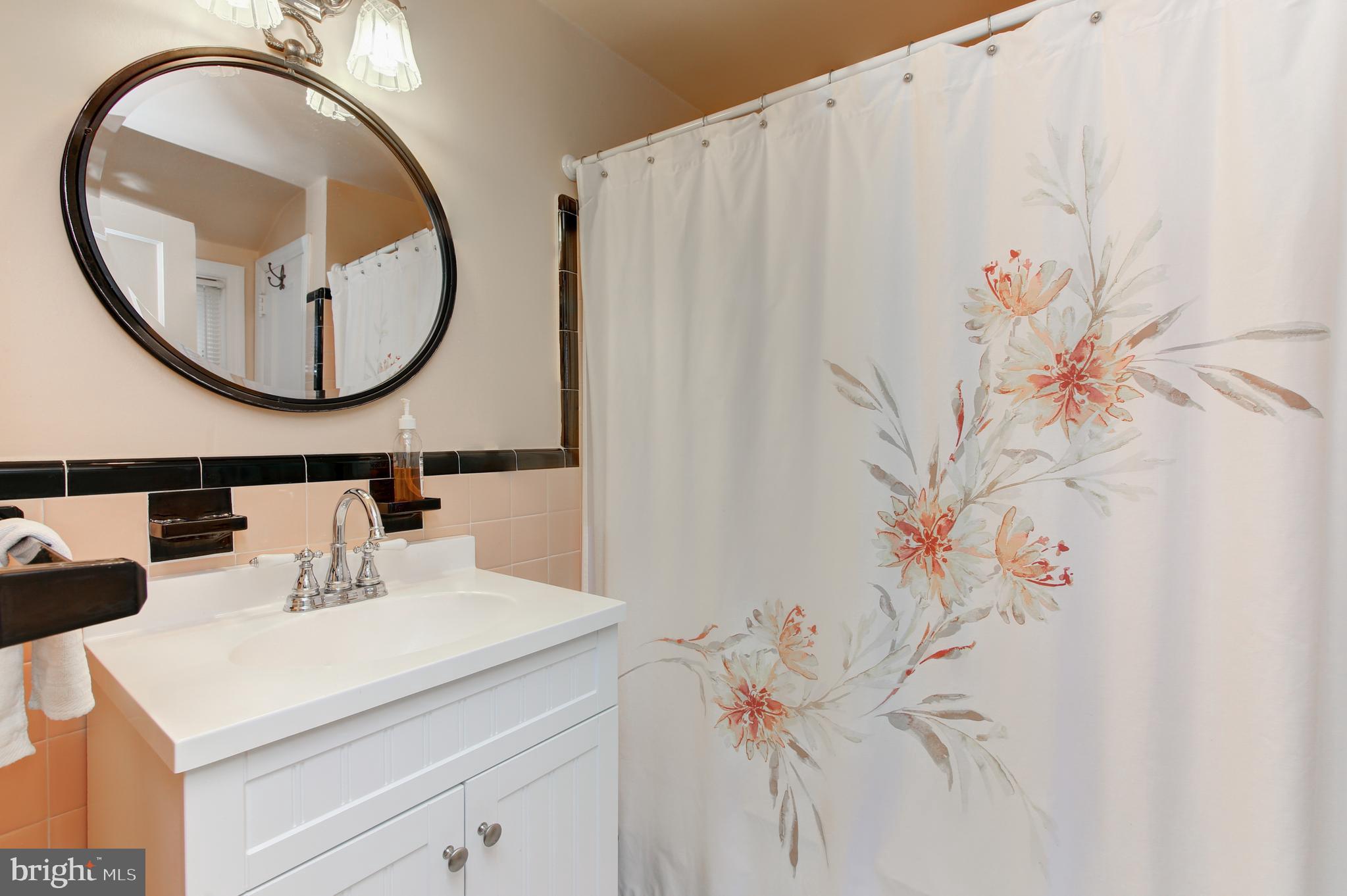 610 West Rolling Road Springfield, PA 19064 - Photo 27 of 34 Hall Bath