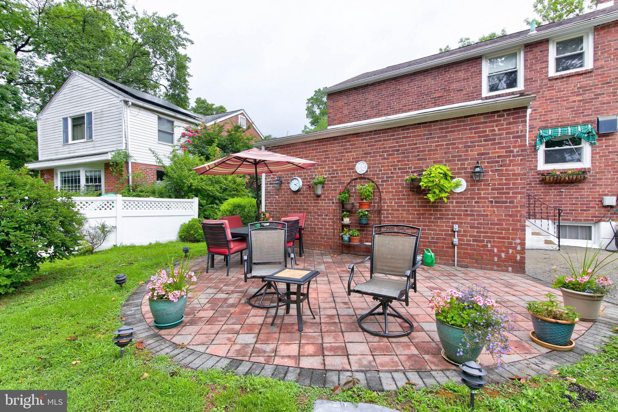 610 West Rolling Road Springfield, PA 19064 - Photo 7 of 34 Relax on the private back patio