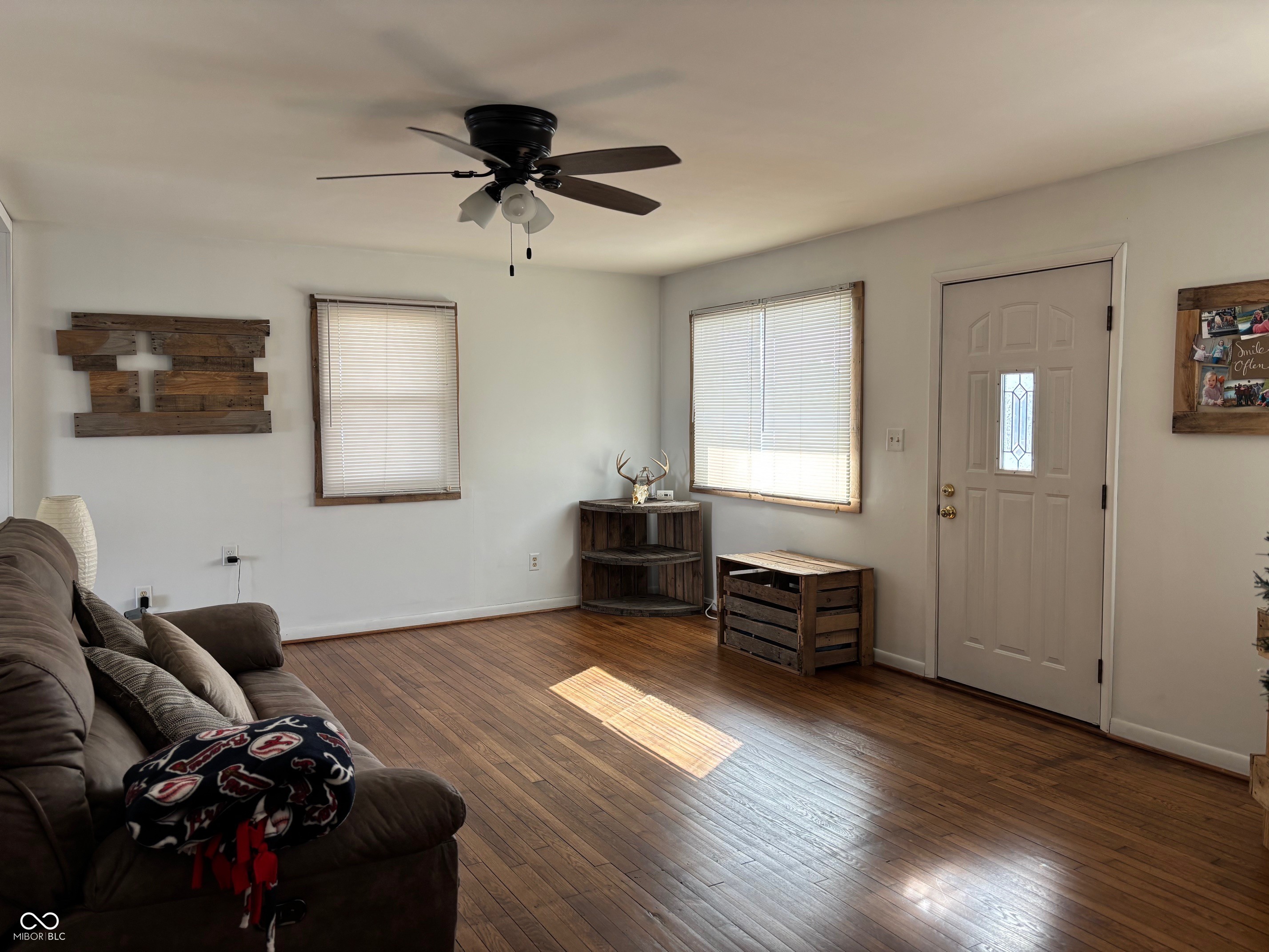 242 Collier Street Columbus, IN 47201 - Photo 3 of 13 Gallery Image 3