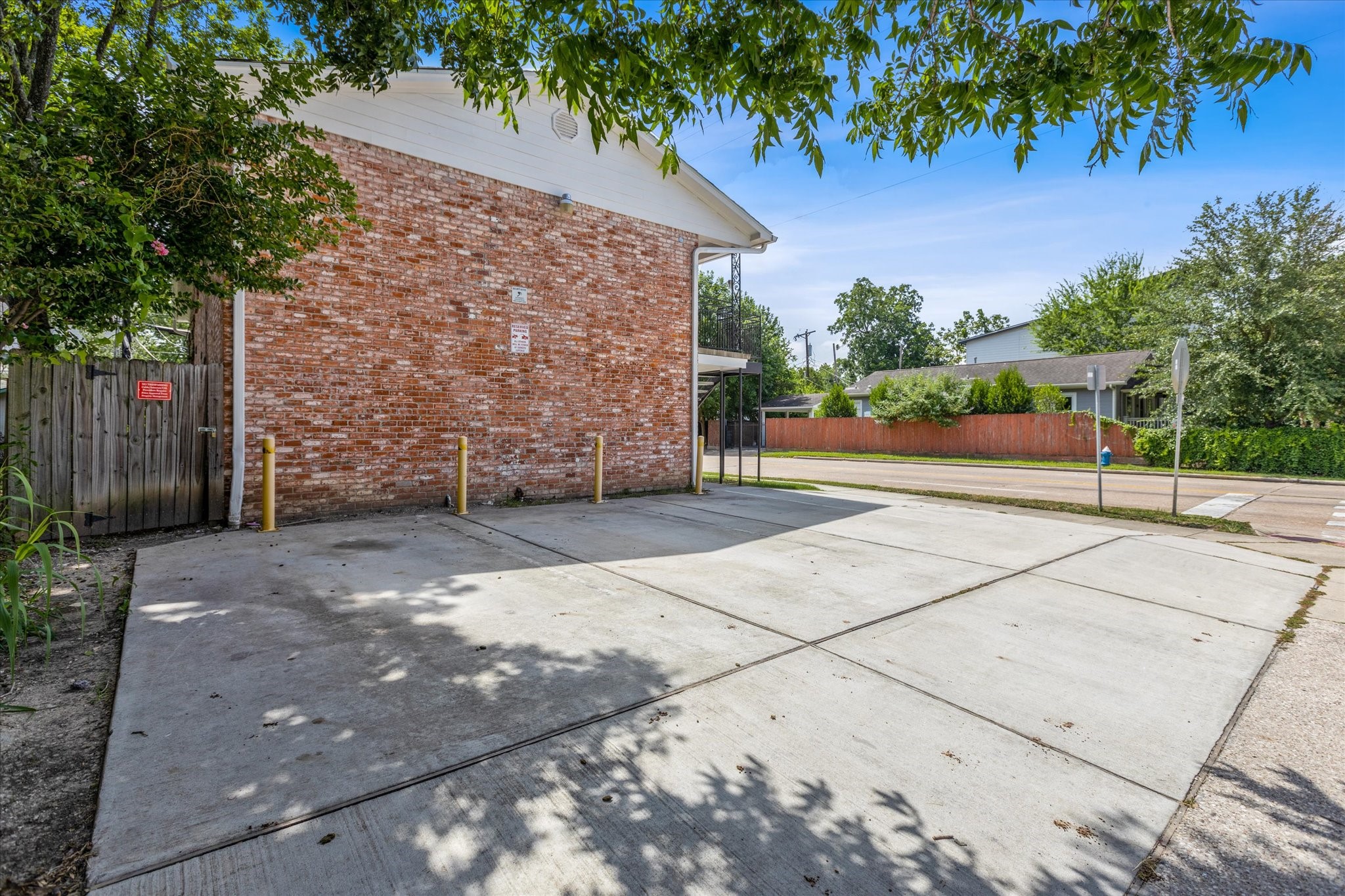 1110 West Patton Street, Unit 4 Houston, TX 77009 - Photo 3 of 8 a view of a street with potted plants
