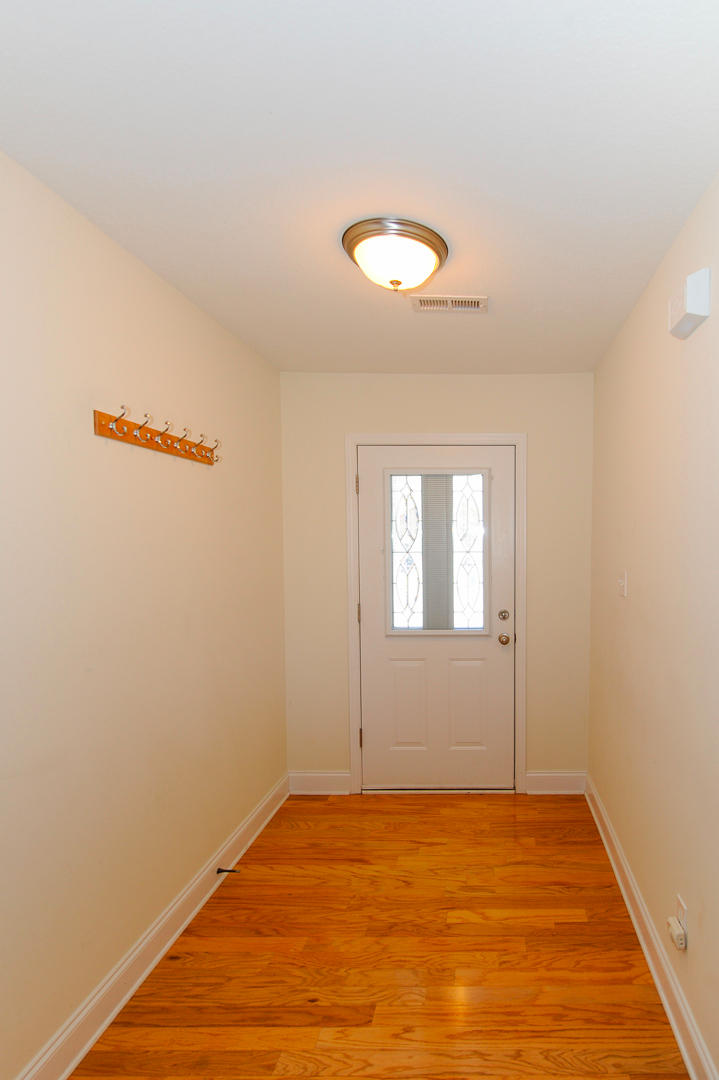928 Elsborn Ridge Road Maryville, TN 37801 - Photo 12 of 25 Foyer
