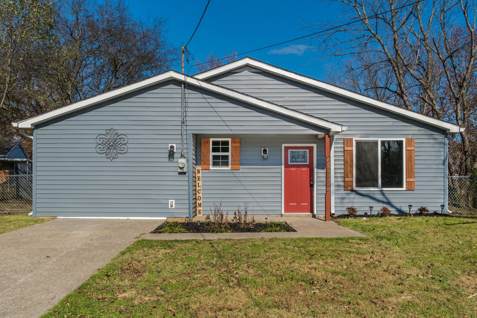 209 Manzano Road Madison, TN 37115 - Photo 4 of 15 a view of front of house with garage