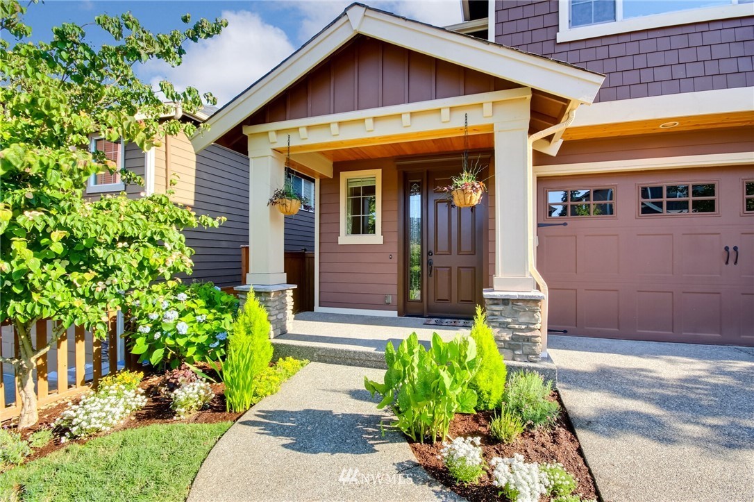 5604 Northeast 7th Place Renton, WA 98059 - Photo 2 of 40