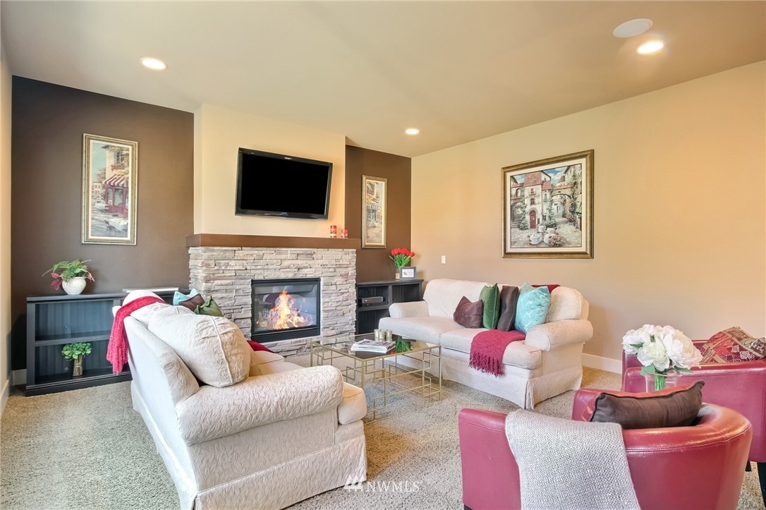 5604 Northeast 7th Place Renton, WA 98059 - Photo 14 of 40