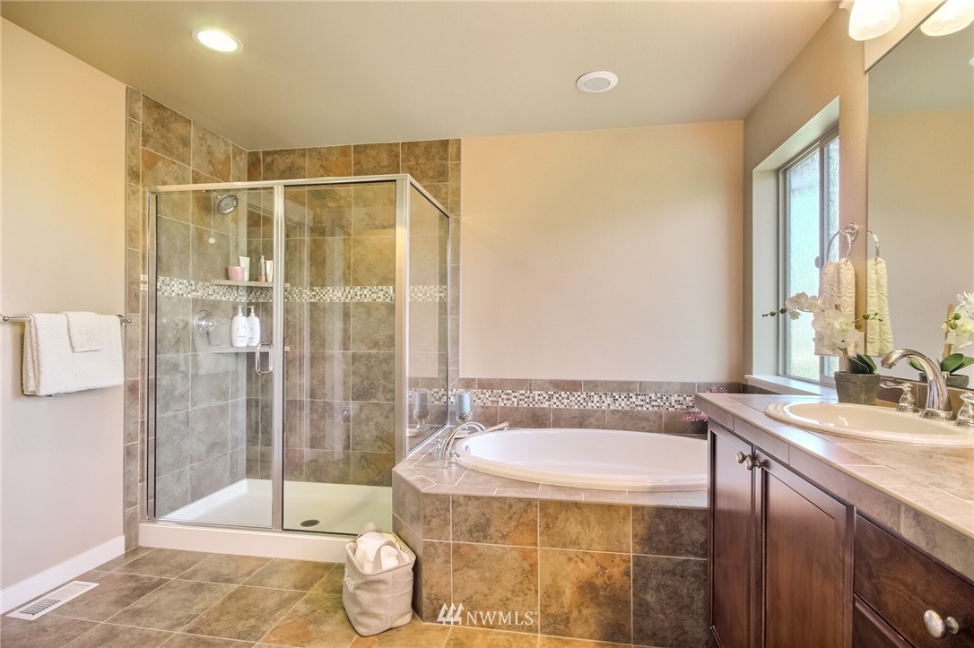 5604 Northeast 7th Place Renton, WA 98059 - Photo 20 of 40