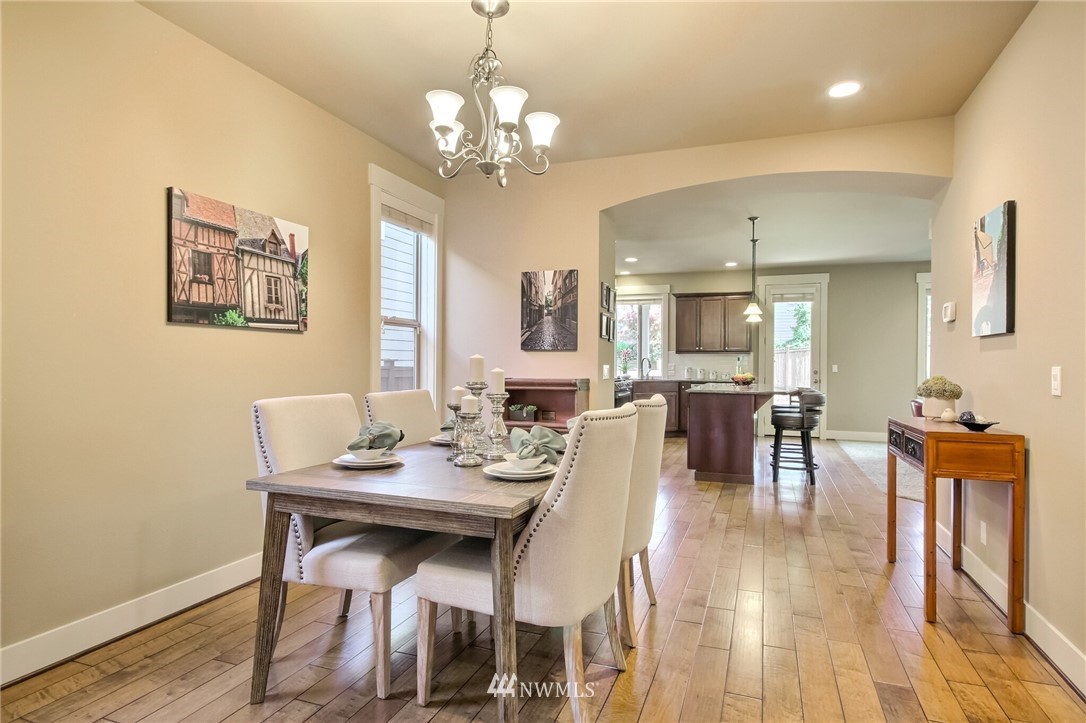 5604 Northeast 7th Place Renton, WA 98059 - Photo 4 of 40